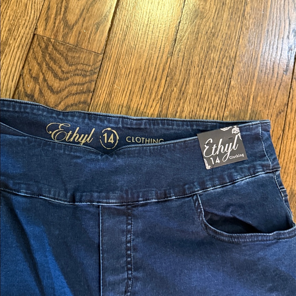 Ethyl Dark Blue Skinny Jeans with Frayed Hem - Picture 3 of 4